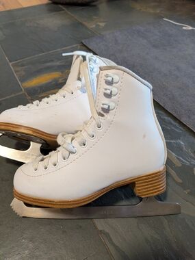JACKSON White Girls' Figure Ice Skates